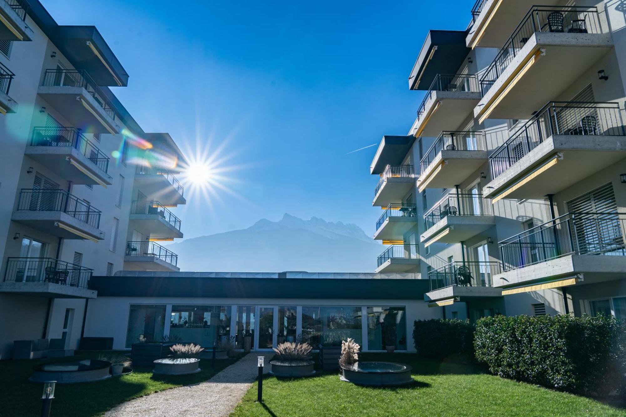 Alp Art Hotel Monthey Collombey-Muraz Luaran gambar